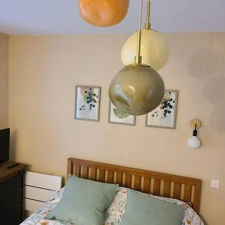 Joli Renove Situe Au Pied Des Thermes Apartman