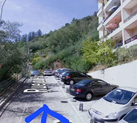 Joli Renove Situe Au Pied Des Thermes شقة