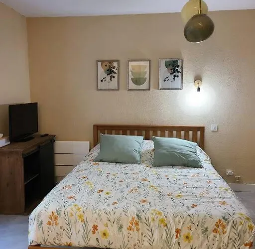 Joli Renove Situe Au Pied Des Thermes شقة *